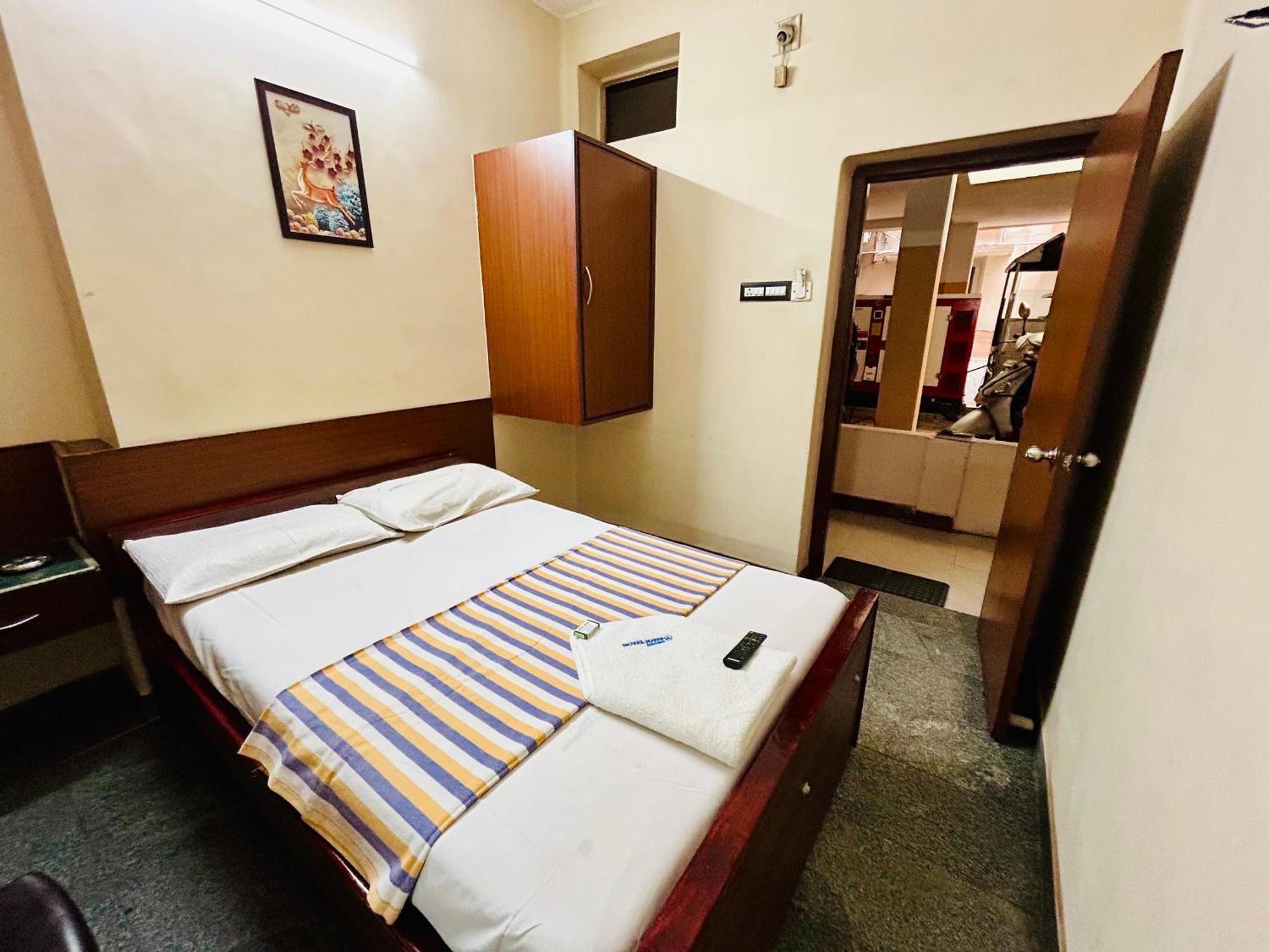 Hotel Jothi Коимбаторе Екстериор снимка