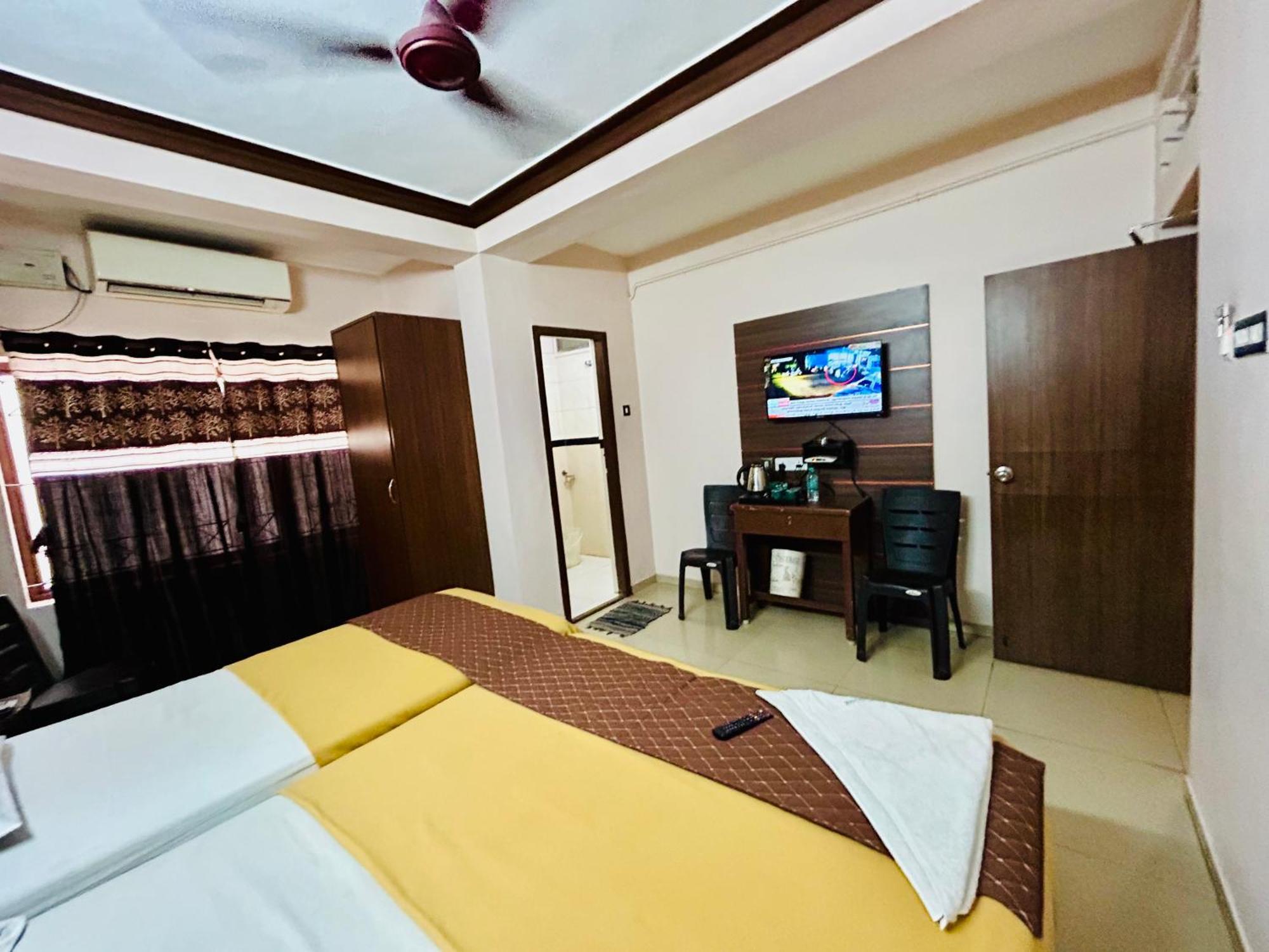 Hotel Jothi Коимбаторе Екстериор снимка