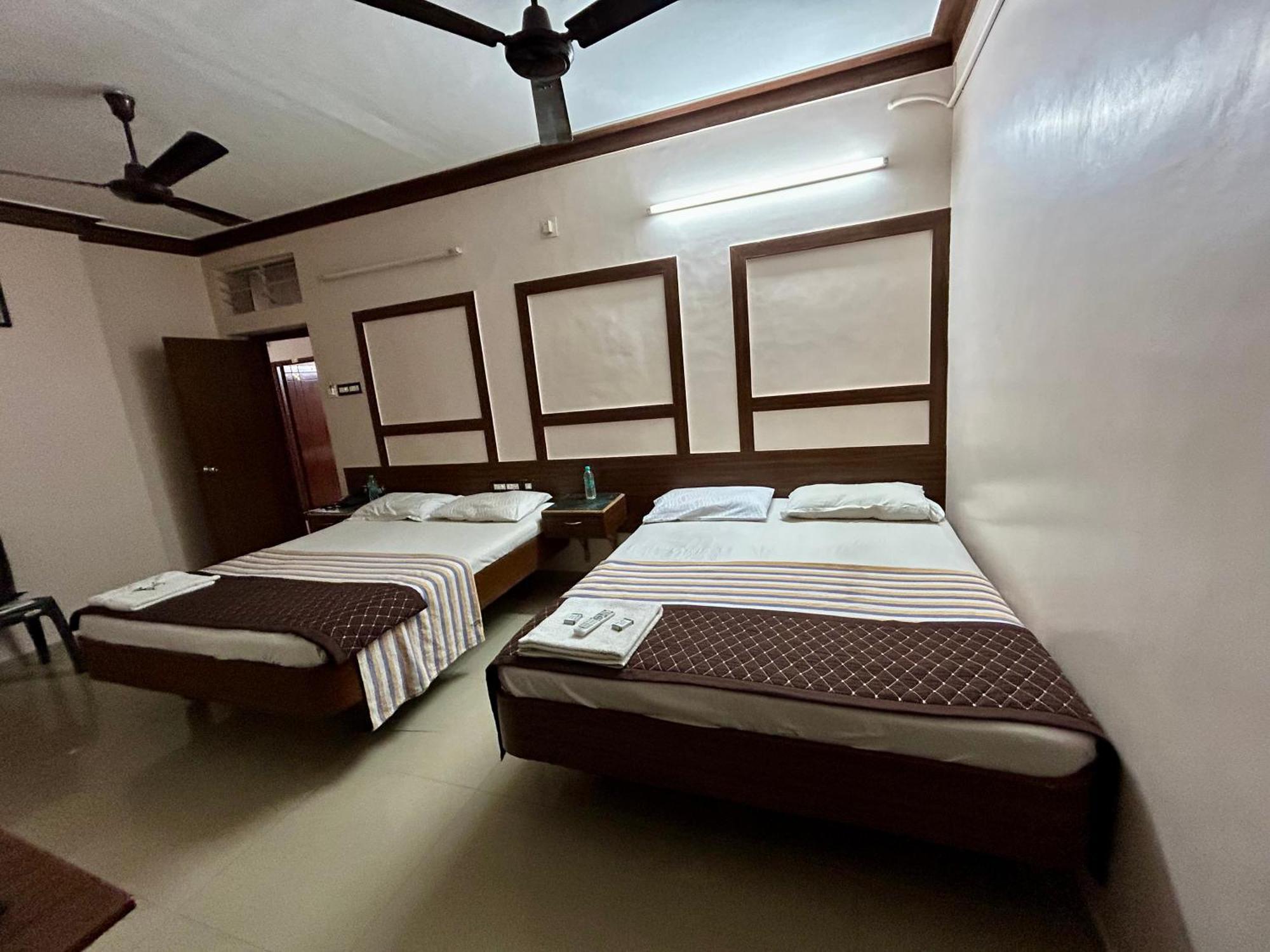 Hotel Jothi Коимбаторе Екстериор снимка